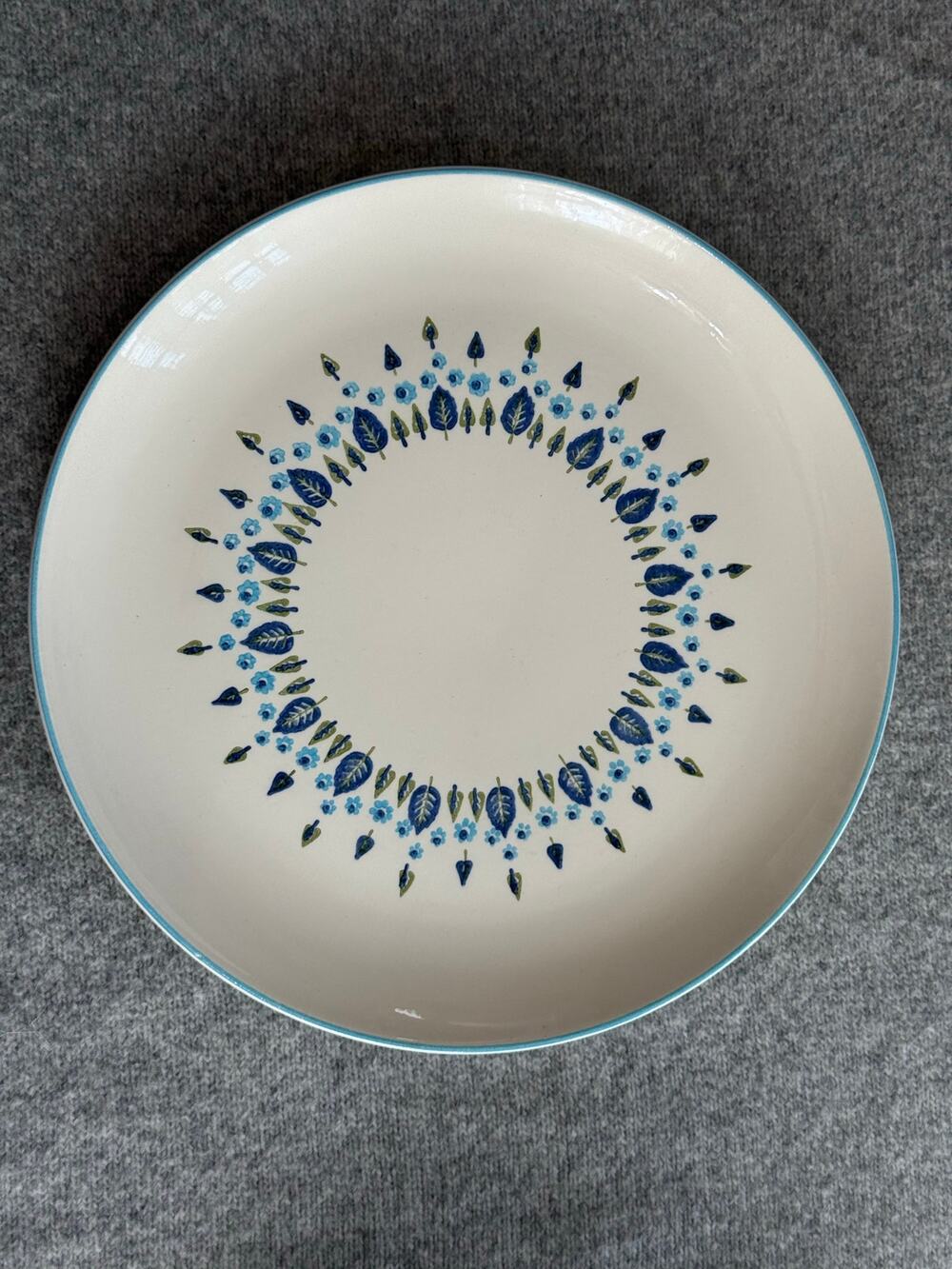 Vintage Hand Decorated USA Pottery Serving Bowl Plate Set Blue Leaf Floral Craft
